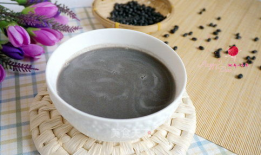 黑豆黑芝麻豆浆的作用,滋补养生，润泽身心